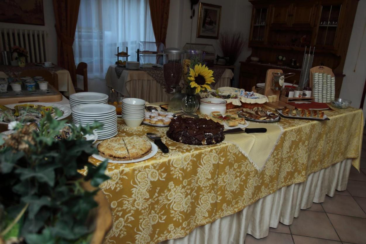 Garni Miravalle Moena Bagian luar foto
